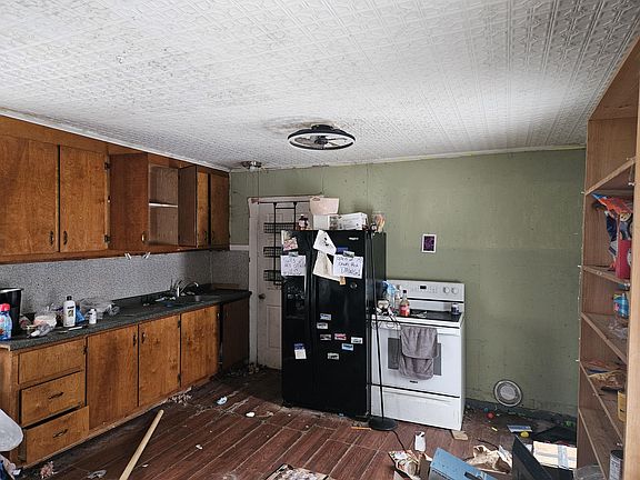 4th image of 22 Stickney Hill Road