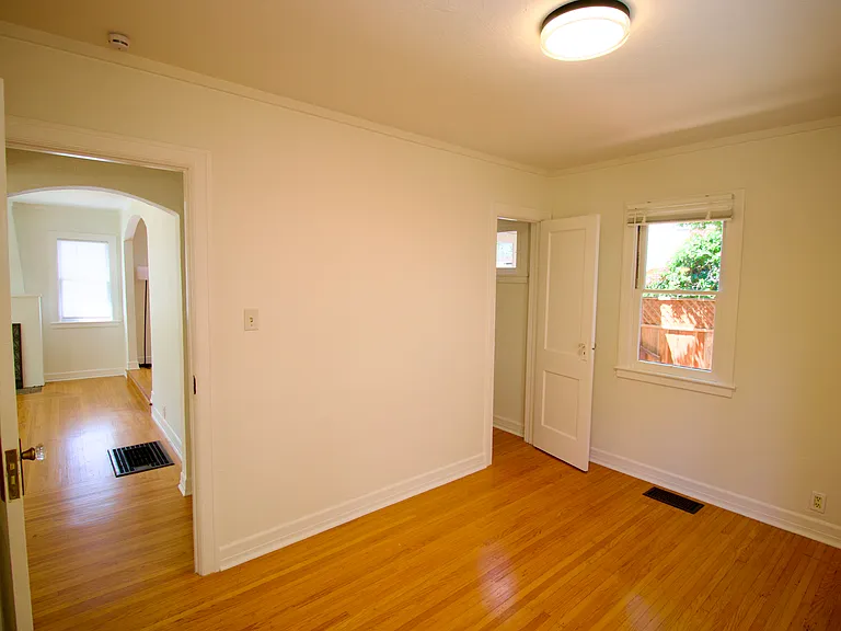 212 Gilbert Ave — Photo 22