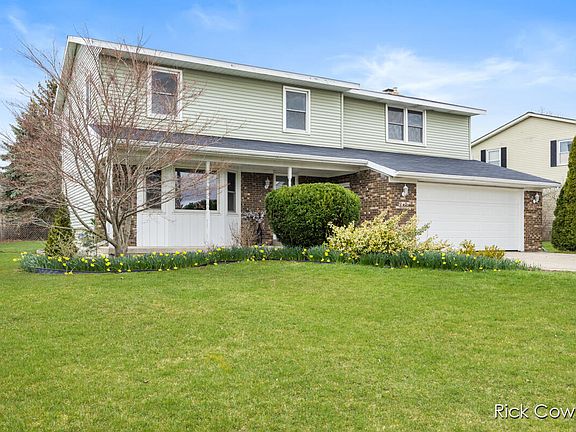 3rd image of 2253 Fawnwood Dr SE