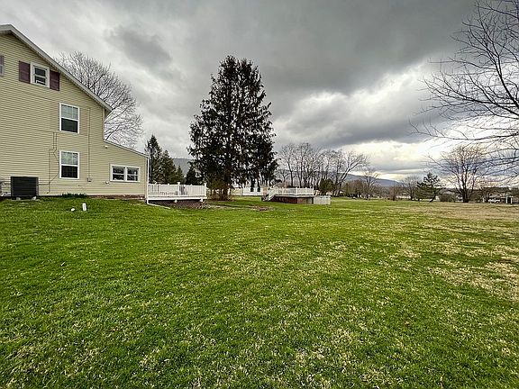 2nd image of 1336 Blue Mountain Dr