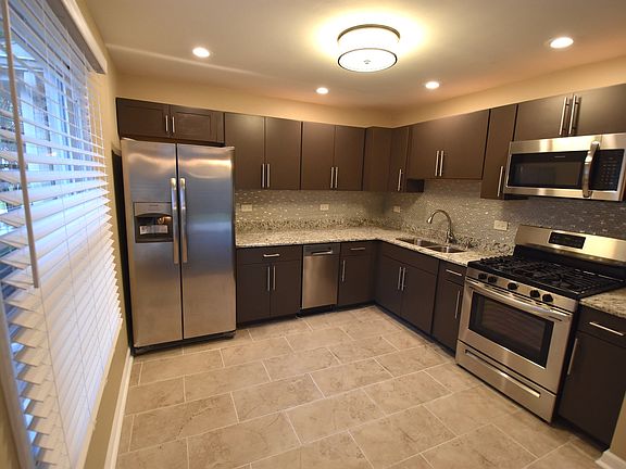 4th image of 1227 Laurie Ln