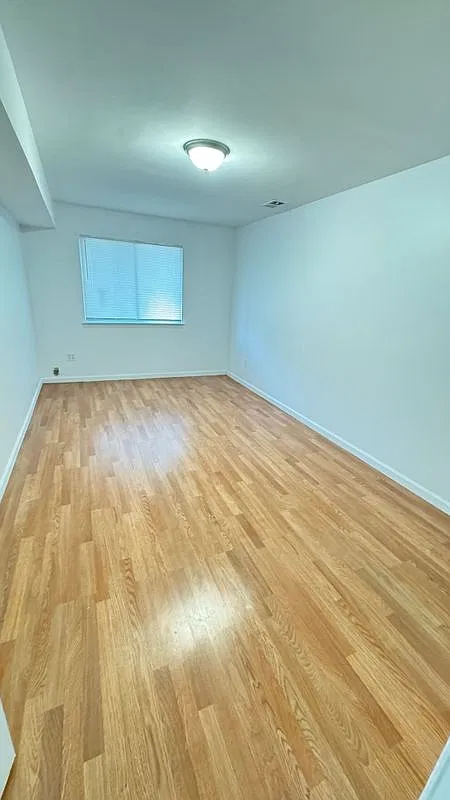 1 bed, 1.0 bath, 1000 sqft, $1,900 — Photo 2