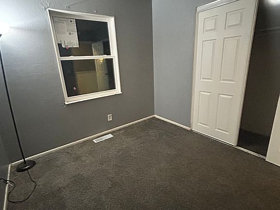 4th image of 58075 Benham Ave