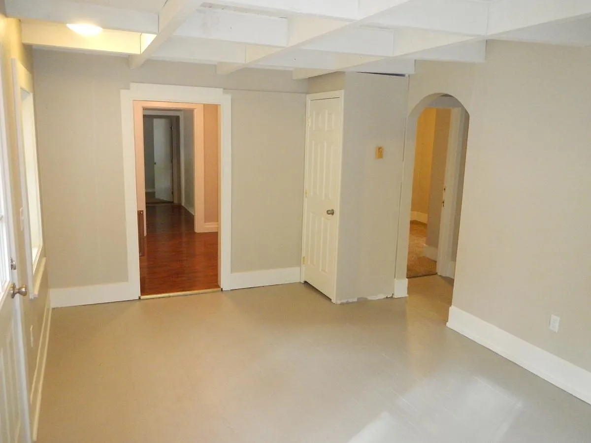 Living room - 2565 Onyx St
