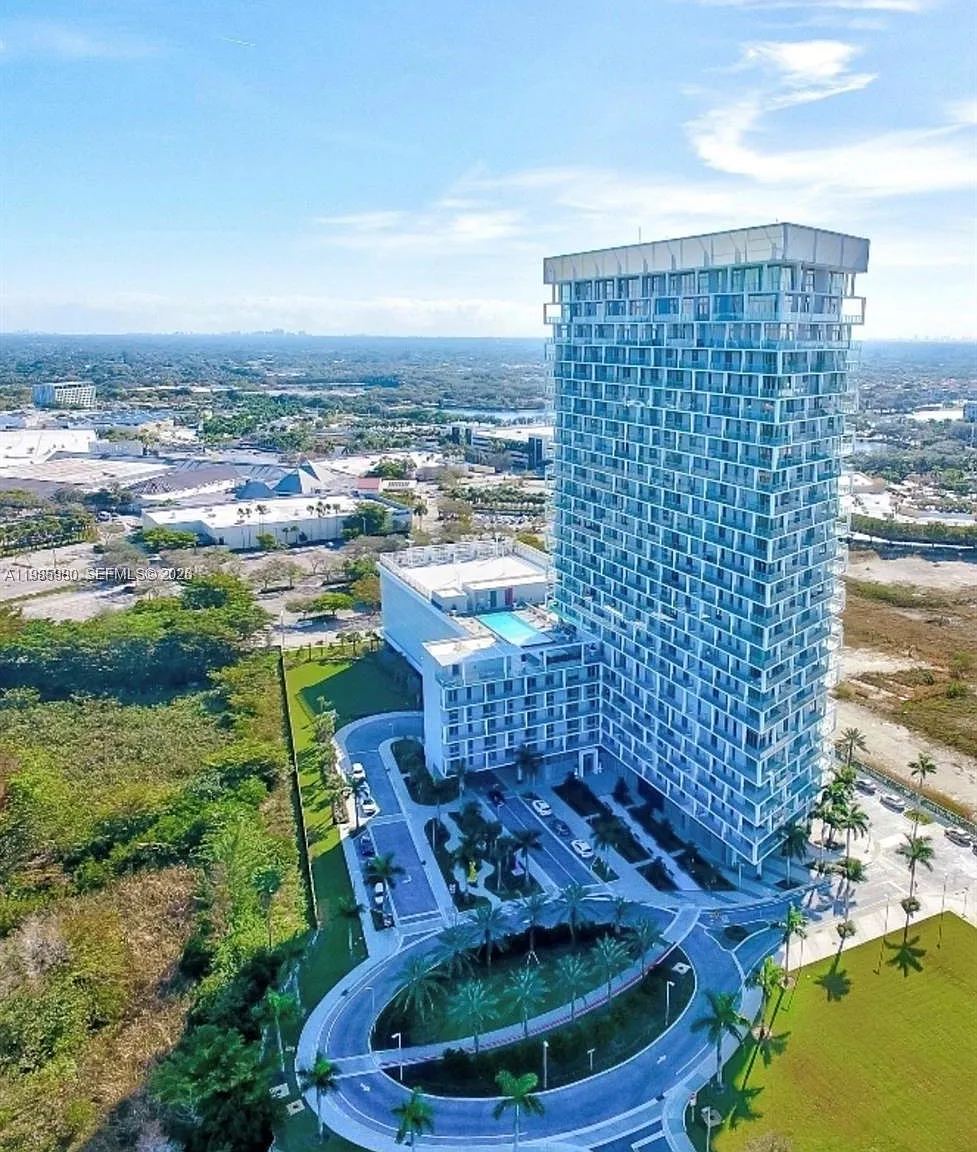 Metropica North Tower One — Photo 3