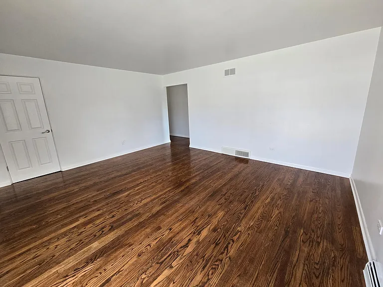 739 E Maple St — Photo 10