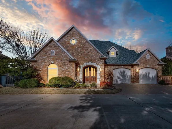 5974 River Bend Dr, Benbrook, TX 76132