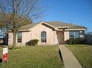 613 Crescent Dr, Desoto, TX 75115