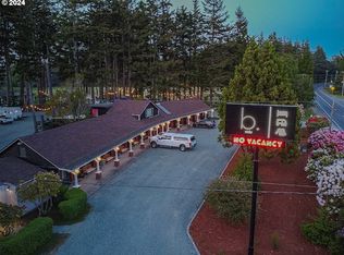 1175 2nd St SE, Bandon, OR 97411