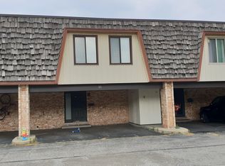 11 Cour Caravelle #11, Palos Hills, IL 60465