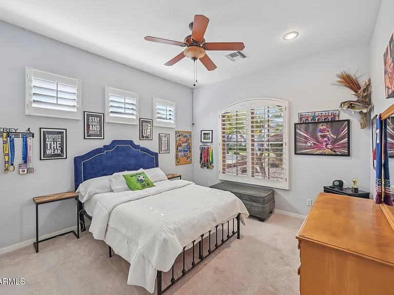 351 N Cloverfield Cir — Photo 31