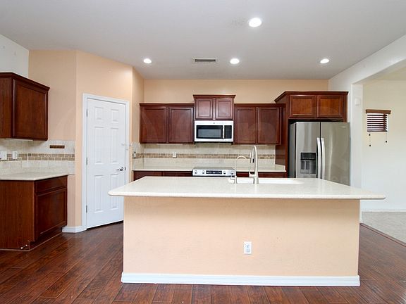 3rd image of 2140 W Kathleen Rd