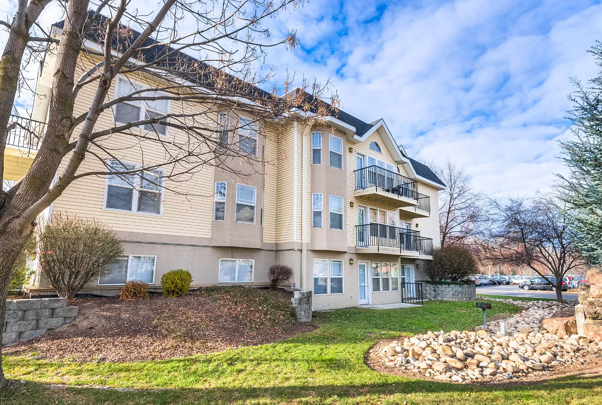 Building Photo - Clearwater Apartments