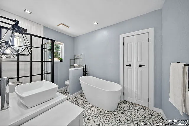 1203 Avenue J — Photo 19