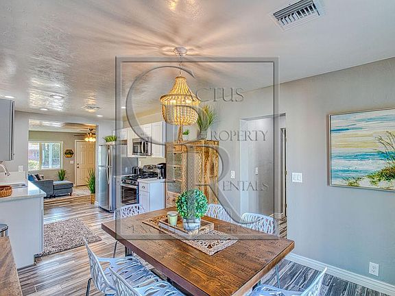 4th image of 1419 N Palo Verde Blvd
