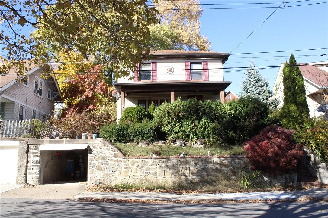 4020 Davis Ave photo 1