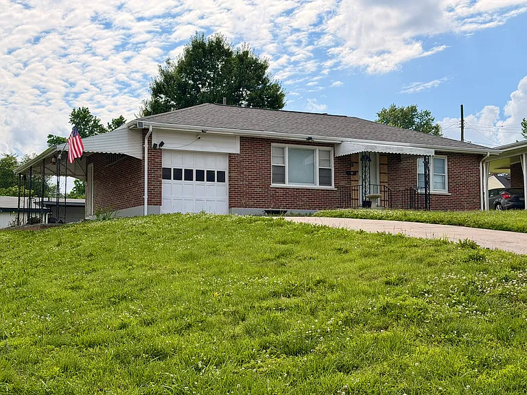 11 Rose Ct — Photo 1