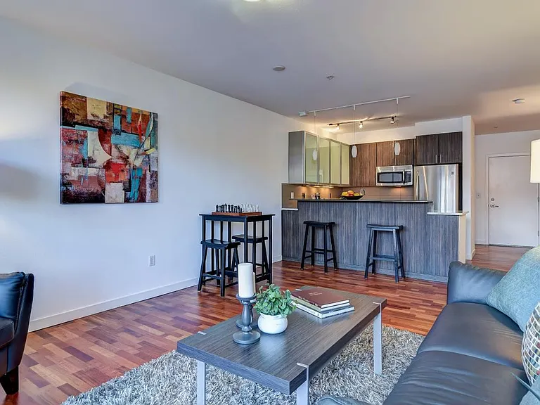 3104 Western Ave #516 — Photo 4