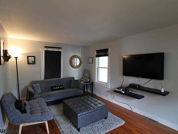 5th image of 126 Hartswick Ave