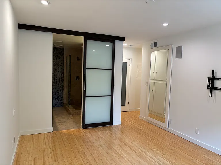 1250 N Kings Rd #301 — Photo 21