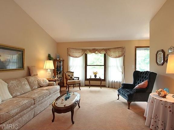3rd image of 1846 Observatory Ave SE