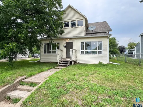 1324 E 6th St, Sioux Falls, SD 57103