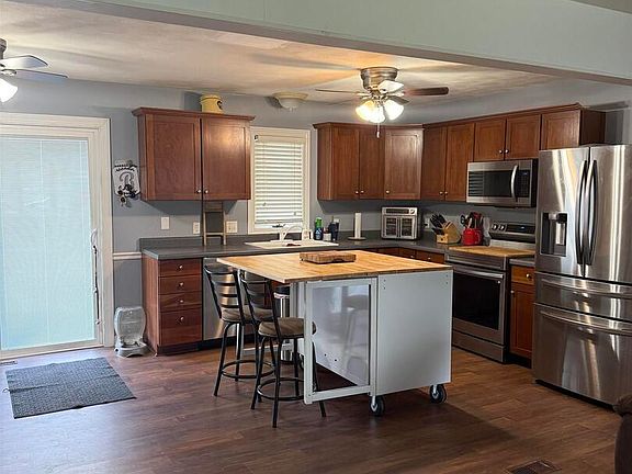5th image of 172 E Meadow Ln