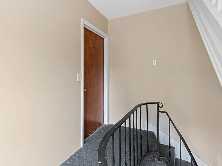 1544 W 29th St #3 — Photo 20