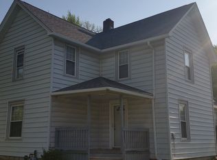 405 Middle Rd, Conneaut, OH 44030