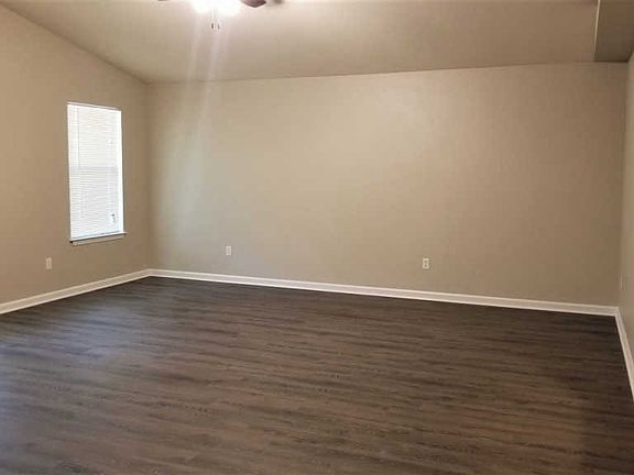 5th image of 4711 Oleander Dr