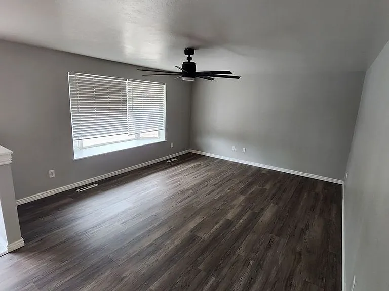 313 S Chelton Rd — Photo 5
