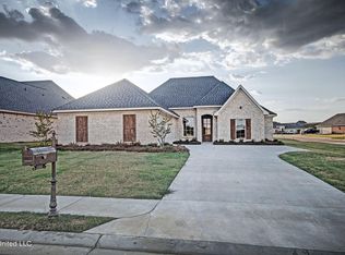 1111 Old Court Xing, Flowood, MS 39232