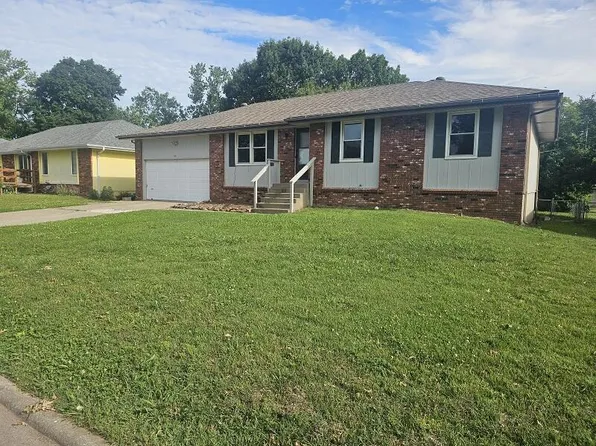 1645 W Swan Street, Springfield, MO 65807