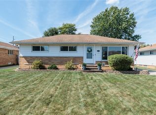 7316 Oakwood Rd, Parma, OH 44130