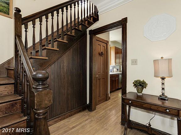 3rd image of 10314 Armory Ave