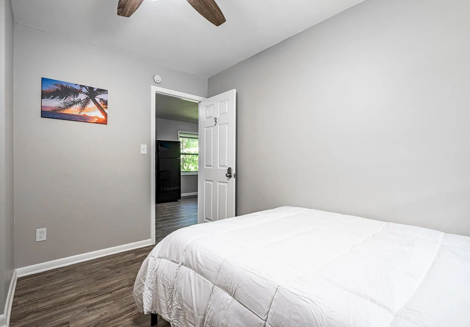 4 bed, 4.0 bath, 1481 sqft, $724 — Photo 2
