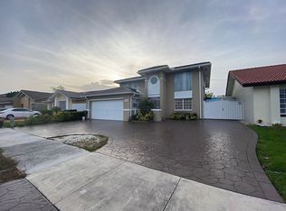 6332 SW 151st Pl, Miami, FL 33193