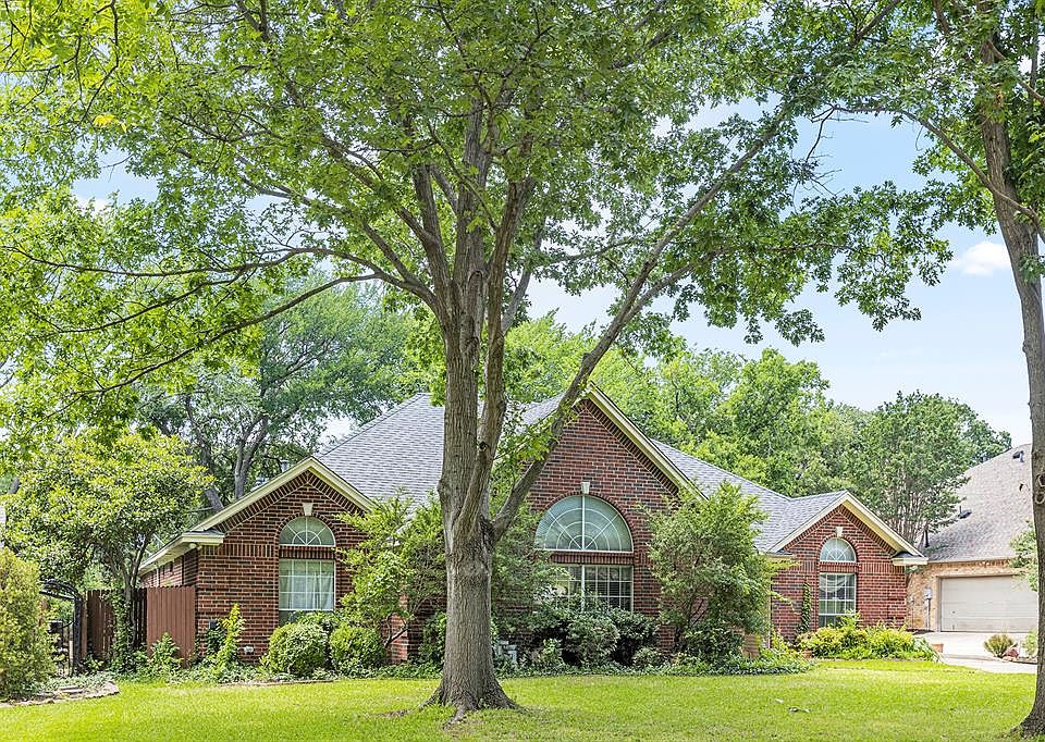 1st image of 6801 N Oaks Dr
