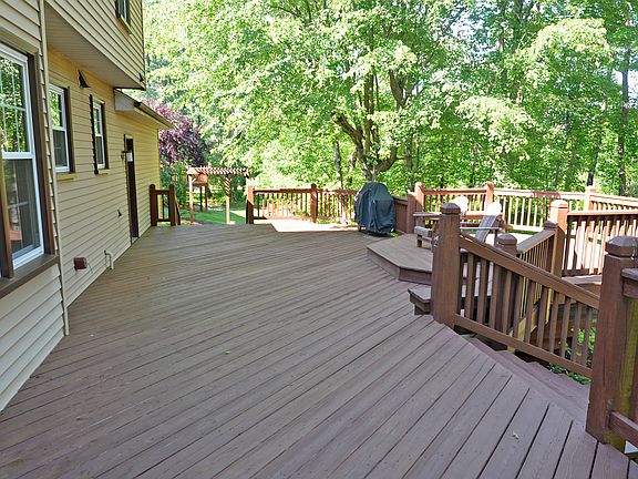 Expansive Rear Deck