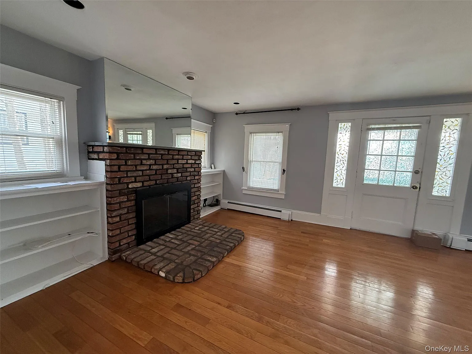 4 bed, 2.0 bath, 1383 sqft, $5,300 — Photo 4