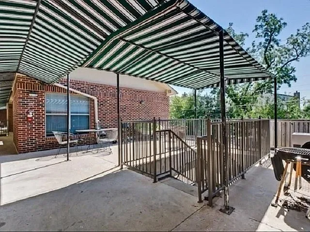 McFarlin Place Apartments — Photo 12