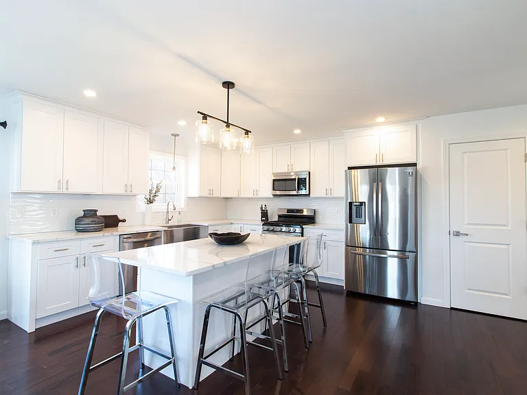 17 Maddox Ave — Photo 2