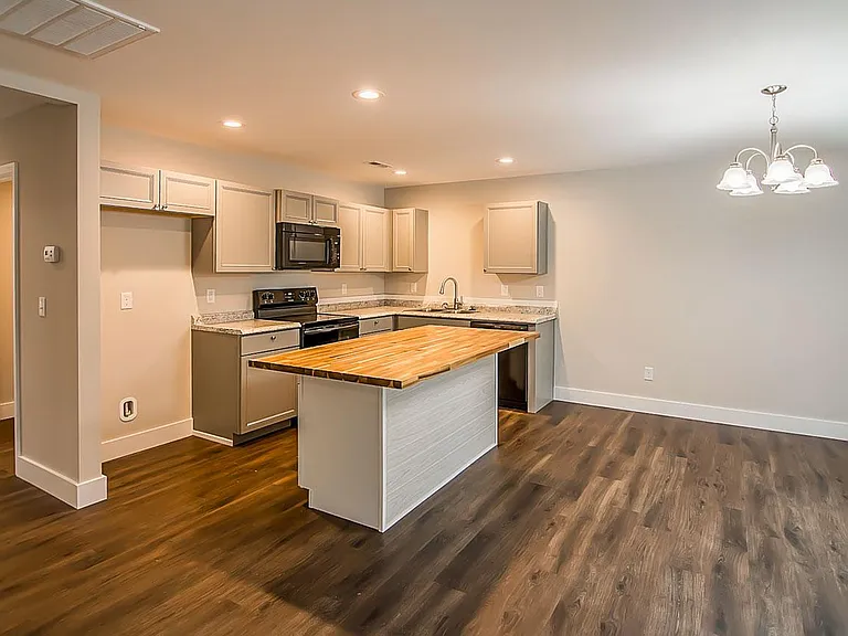 54 Creekside Ln — Photo 8