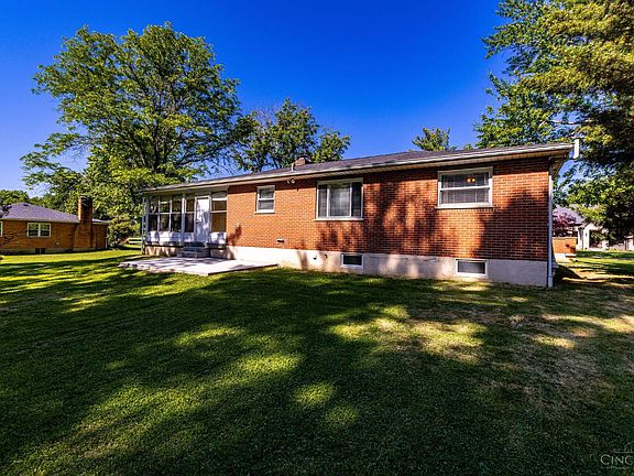 3rd image of 4098 Crestview Dr