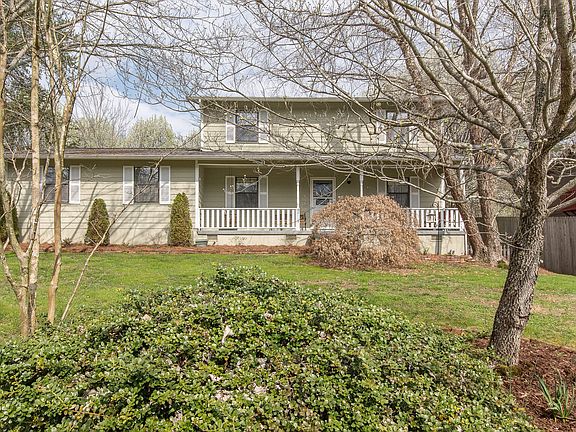 2nd image of 10113 Oak Creek Ln