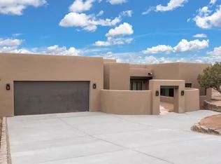 11 Via Diamante, Santa Fe, NM 87506
