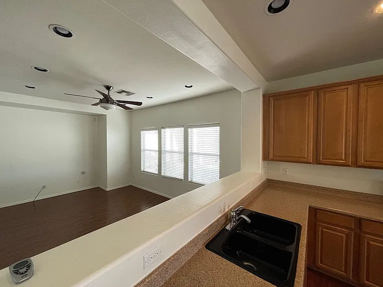 18235 N Alicia Ct — Photo 8