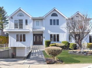 27 Kaywood Rd #A-B, Port Washington, NY 11050