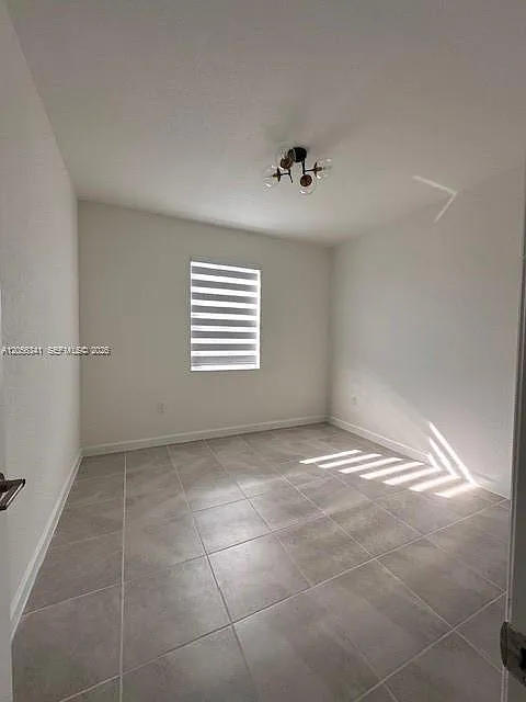 2265 SE 30th St # Master — Photo 2