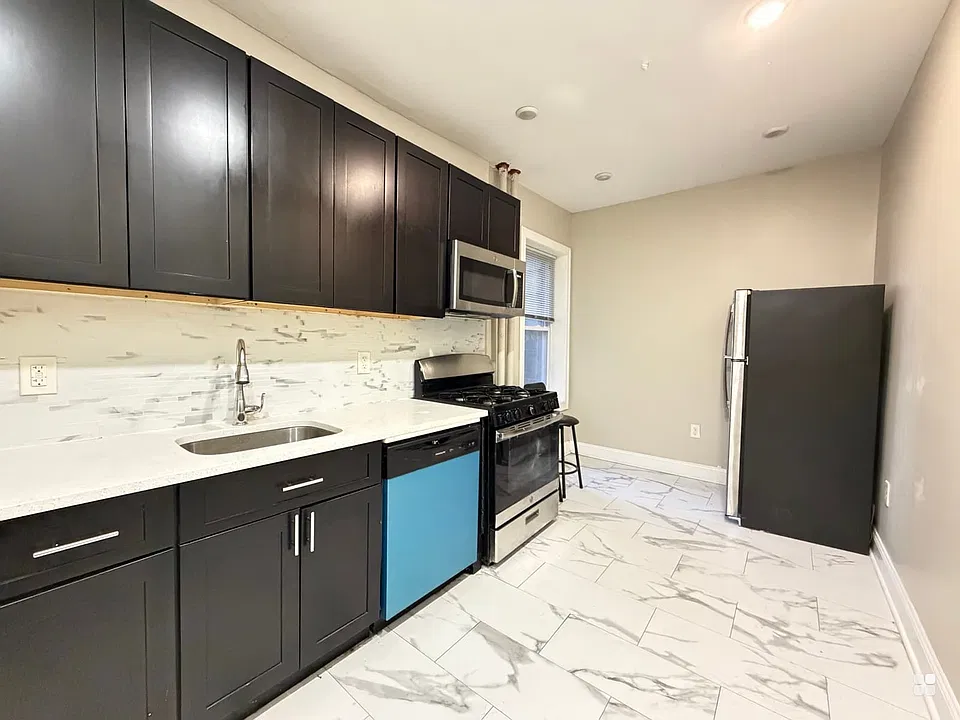 232 Bidwell Ave #2